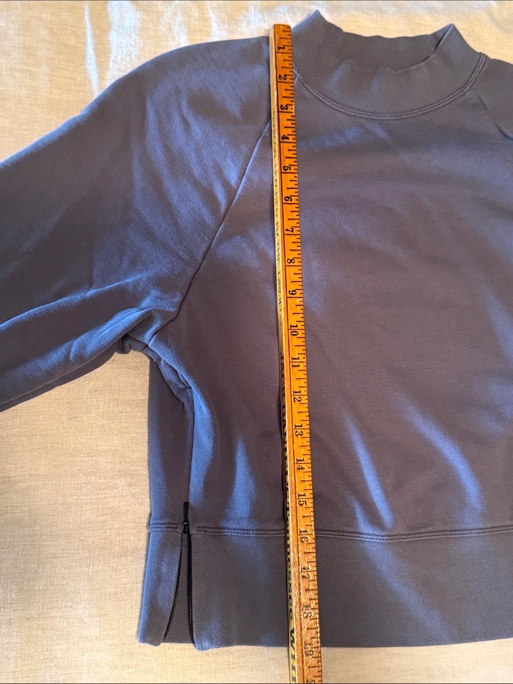 On Running Gray Cropped Crewneck Sweatshirt - Picture 6 of 8